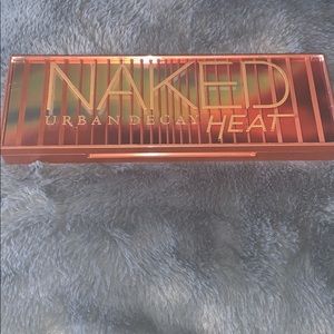 Naked Heat Eye-Shadow Palette! Like New!